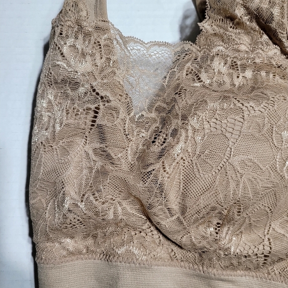 BREEZIES Bralette Beige Lace Size M Removeable Pads Nylon/Spandex - Picture 6 of 8